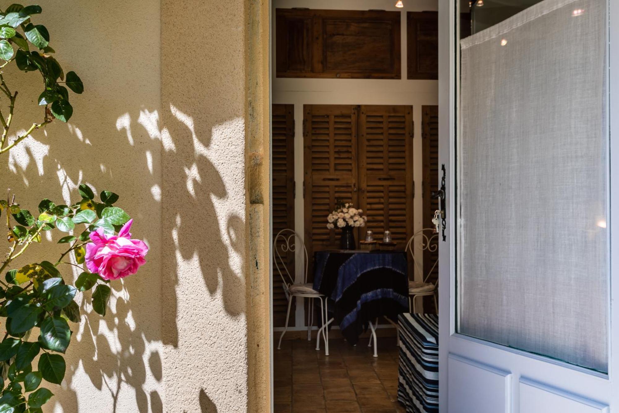 Chambres D'Hotes Domaine Des Machottes Grans Eksteriør bilde