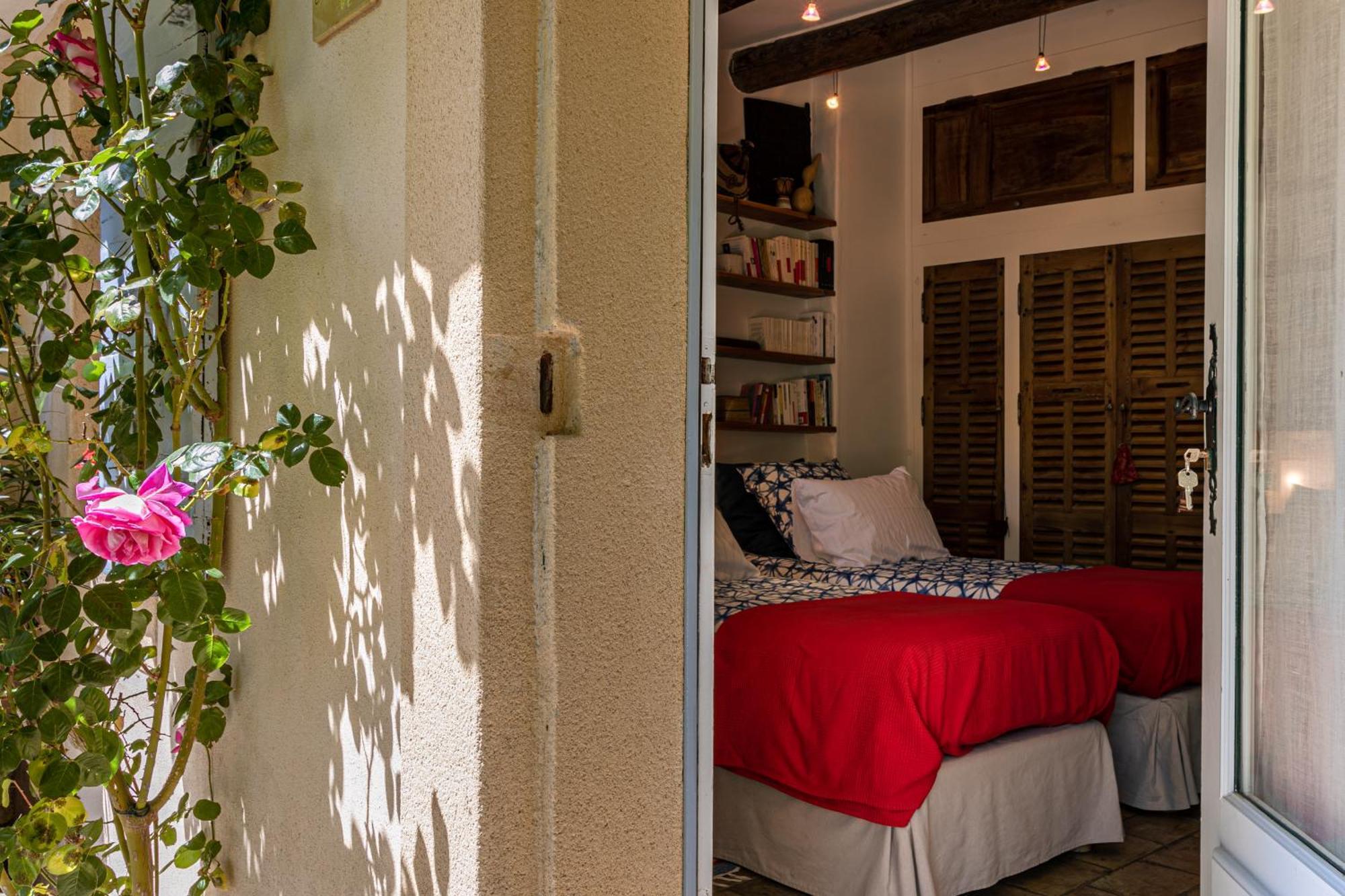 Chambres D'Hotes Domaine Des Machottes Grans Eksteriør bilde