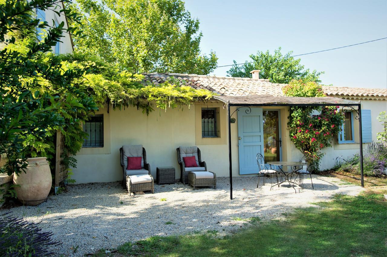 Chambres D'Hotes Domaine Des Machottes Grans Eksteriør bilde