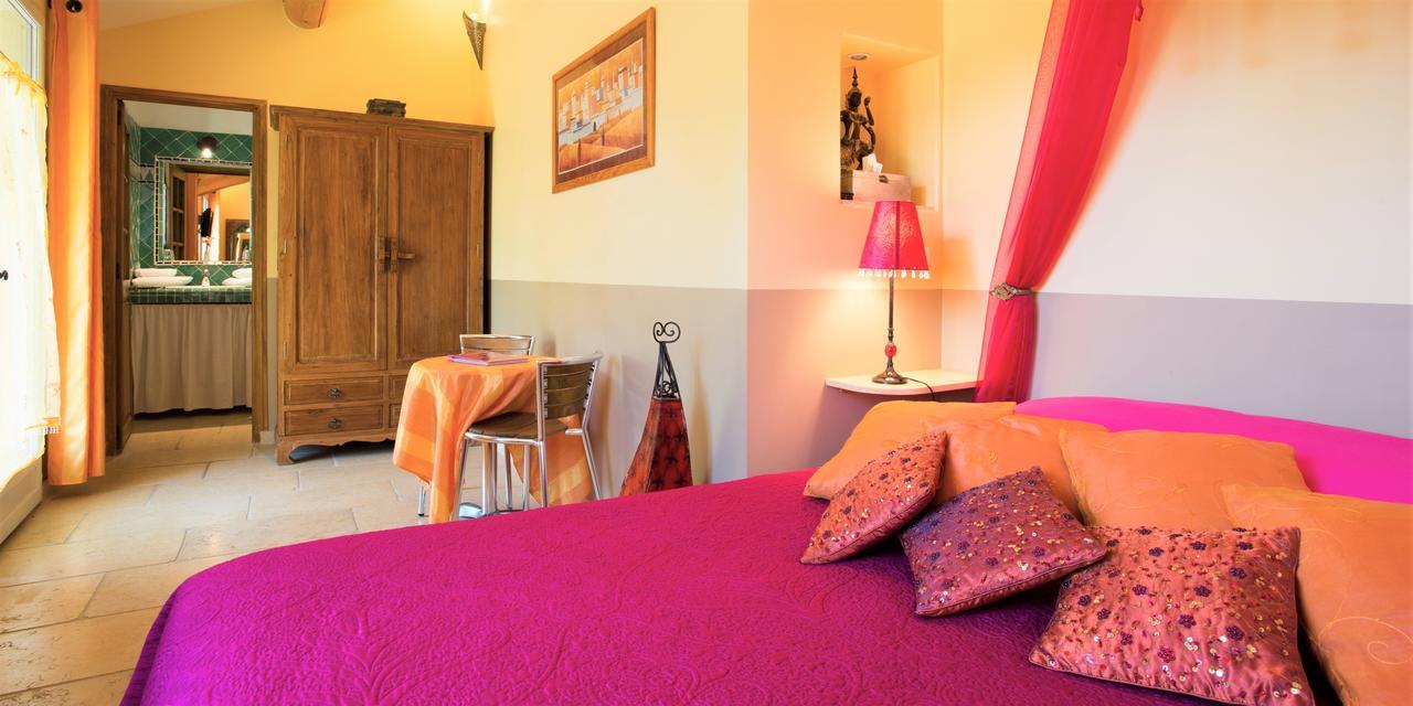 Chambres D'Hotes Domaine Des Machottes Grans Eksteriør bilde