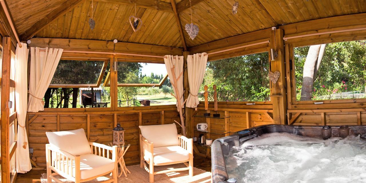 Chambres D'Hotes Domaine Des Machottes Grans Eksteriør bilde