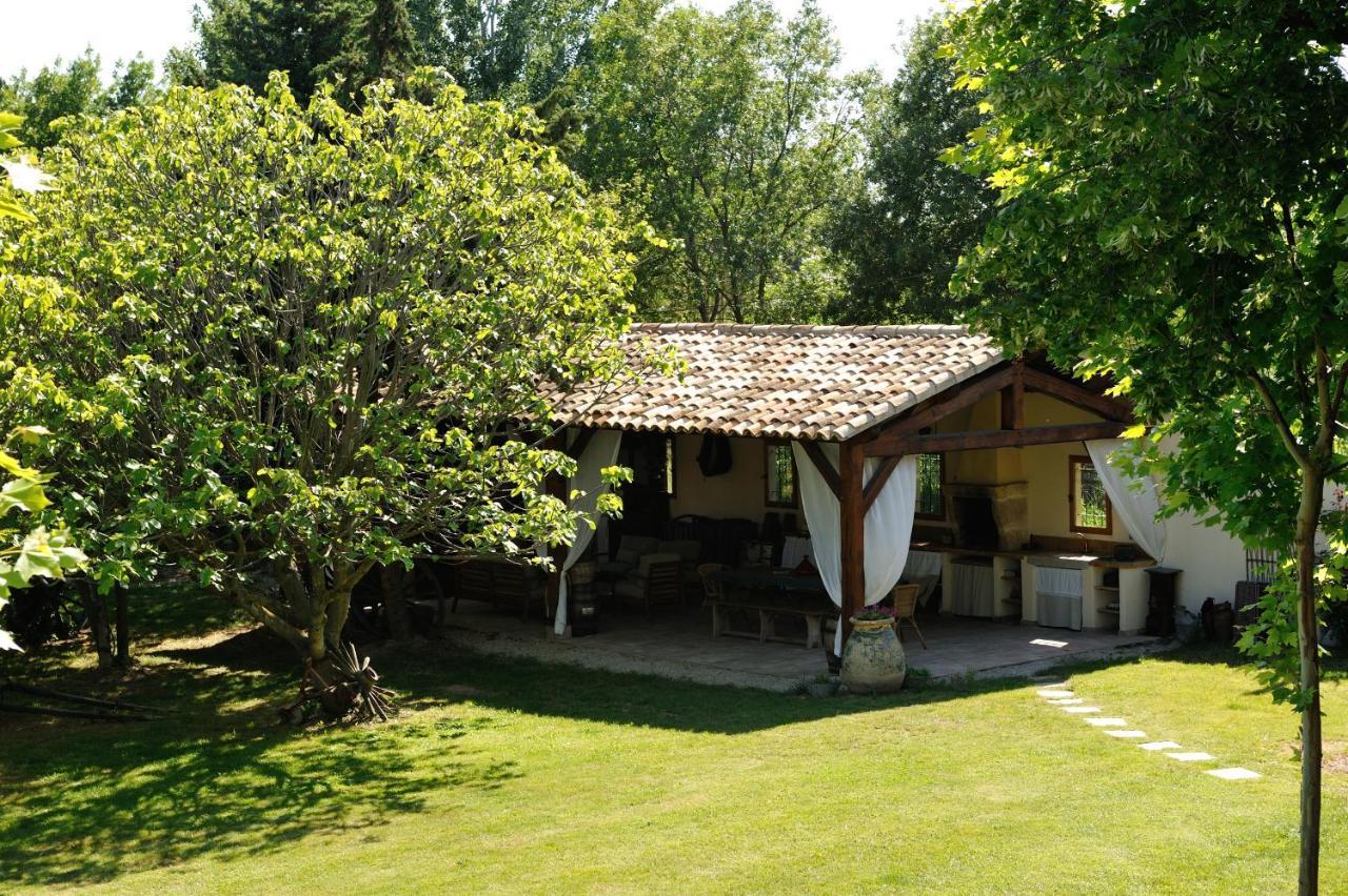 Chambres D'Hotes Domaine Des Machottes Grans Eksteriør bilde
